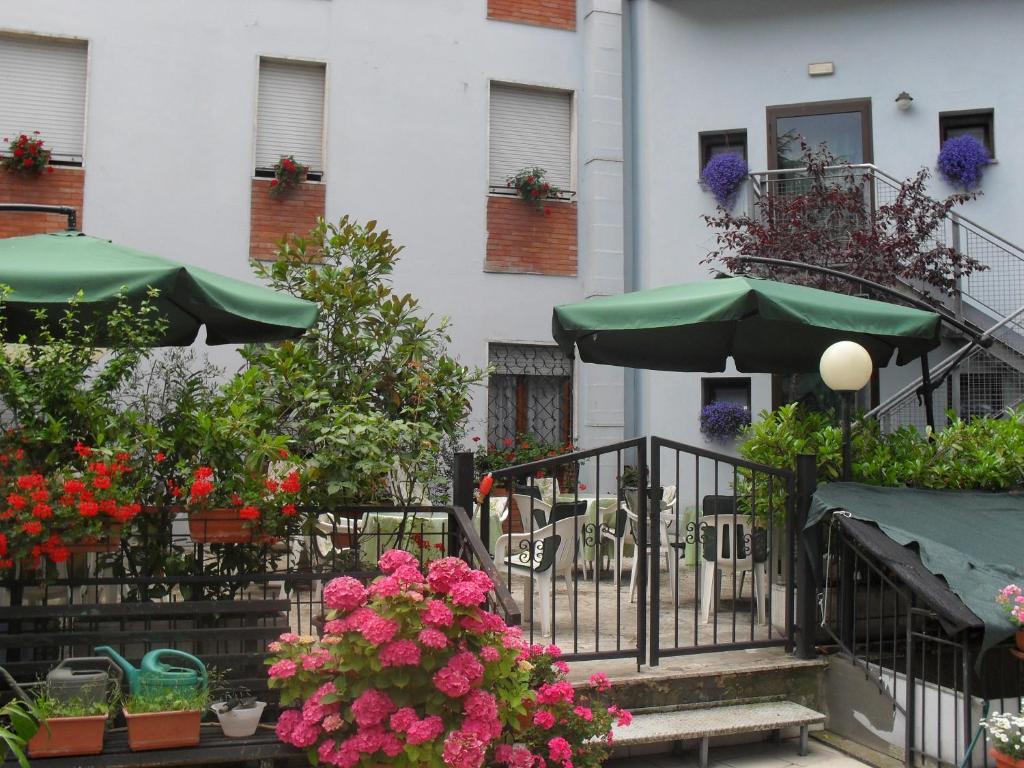 Albergo Ristorante Olimpia Abbadia San Salvator Exterior photo